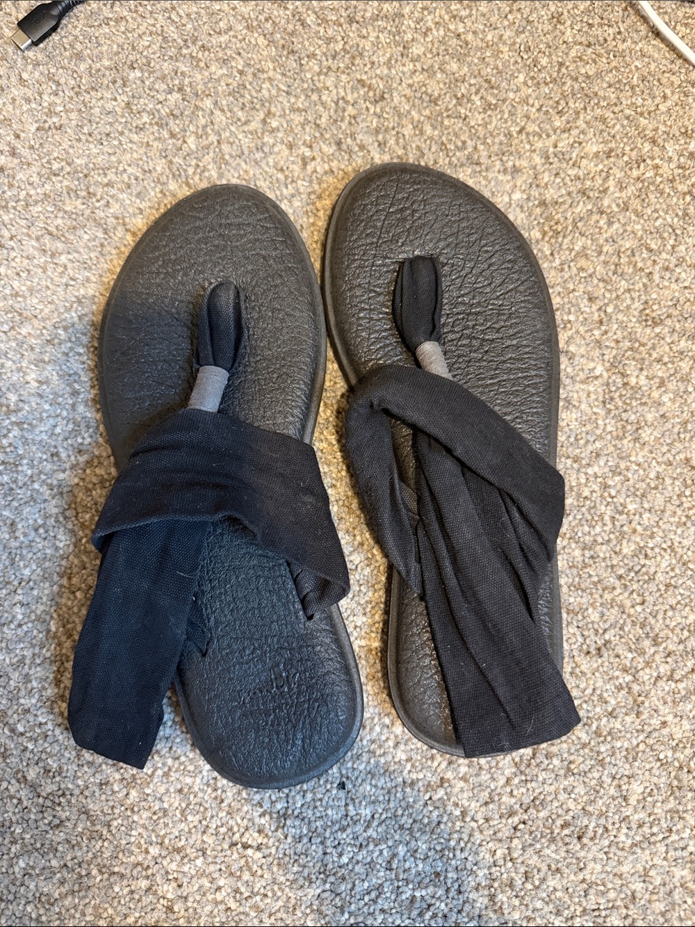 Women's Black Wrap-Style Toe-Loop Sandals- yoga mat shoes
